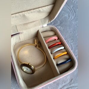 GUCCI bangle watch with set of bezels🧡🤍💙❤️